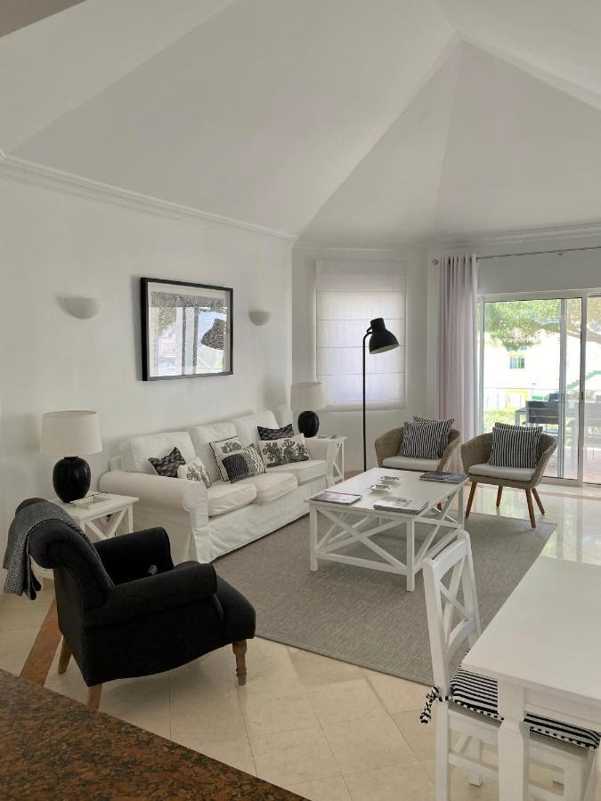 Beautiful Apartment For Rent In Quinta Do Lago With Excellent Resort Facilities Close To Lake And Beach. Exteriör bild